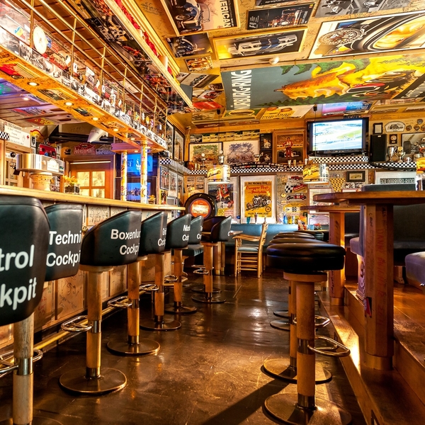 Cockpit-Bar